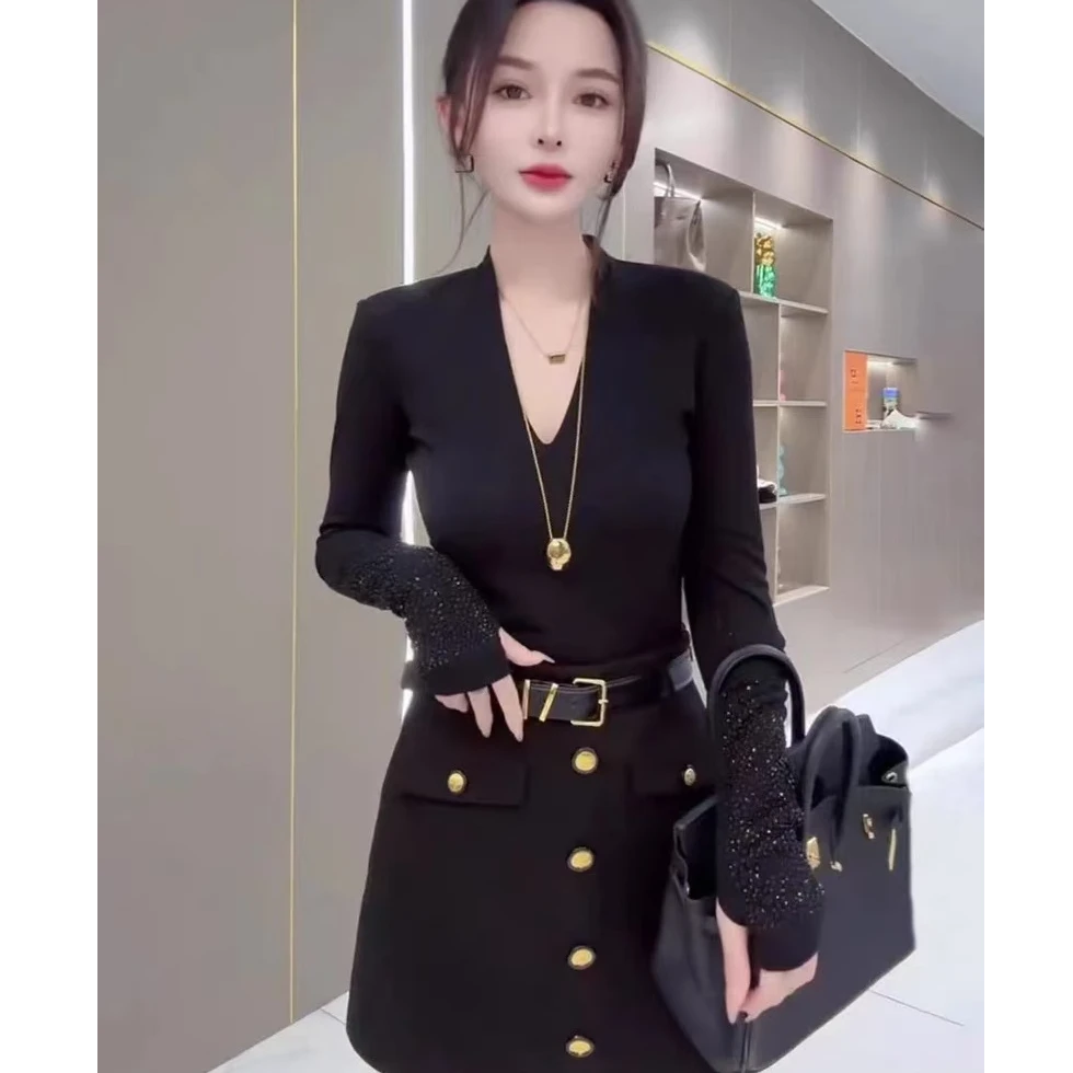 8290-1百搭洋气不规则V领烫钻气质长袖显瘦时尚小众设计感修身T恤