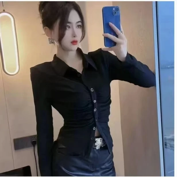 1757百搭洋气褶皱不规则翻领系扣减龄显瘦修身拼接网红长袖T恤