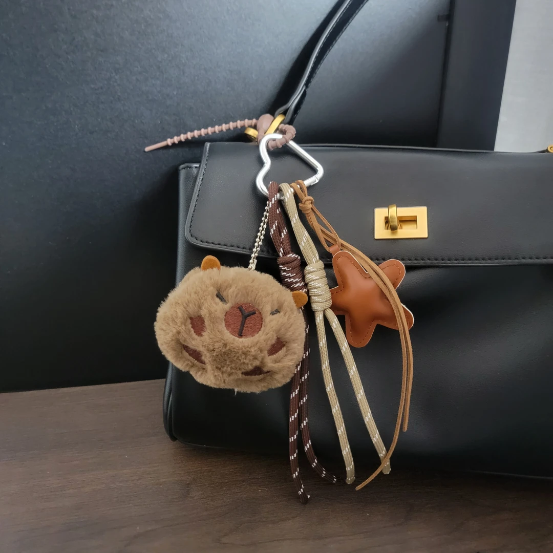 卡皮巴拉水豚miu系风包包挂件毛绒公仔钥匙扣包包挂饰ins风挂件