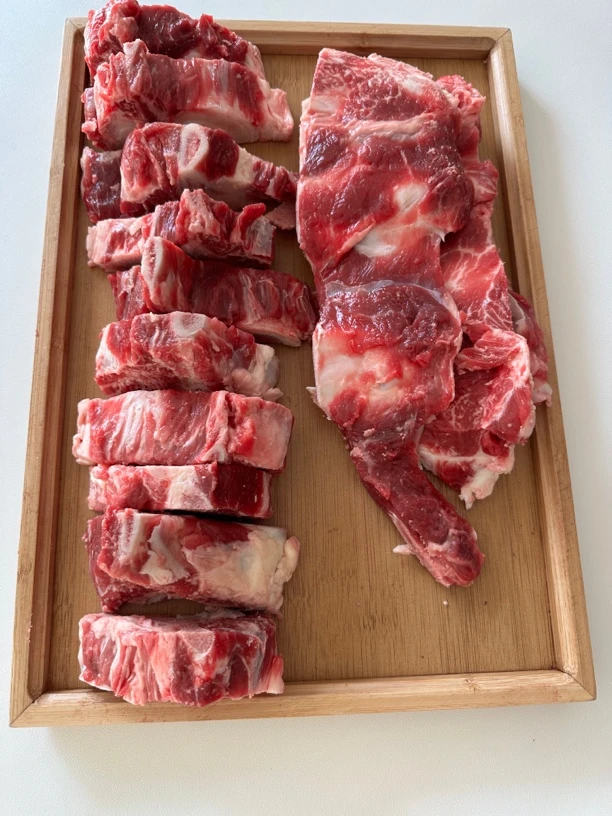 国产清真，每日鲜出，加肉牛脊骨，最香不过帖骨肉，炖着吃特别香