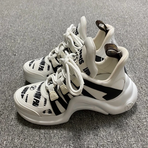 全新/存放品/35.5码/Lv/路易威登/黑白弹幕拱桥老爹鞋/BF00390