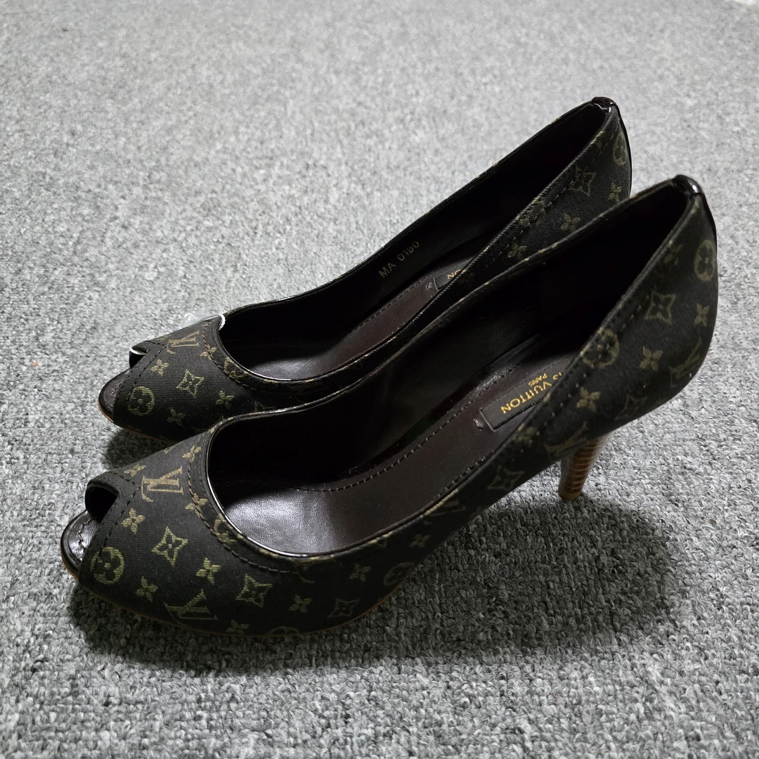 99新 LouisVuitton/路易威登 99新/38码/帆布牛仔高跟鞋/BF00321