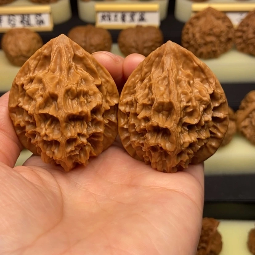 【闪购商品】文玩核桃吊坠指**风帝王