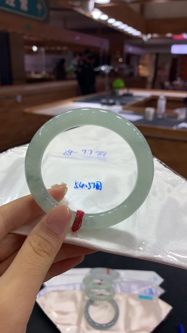 天然缅甸翡翠手镯