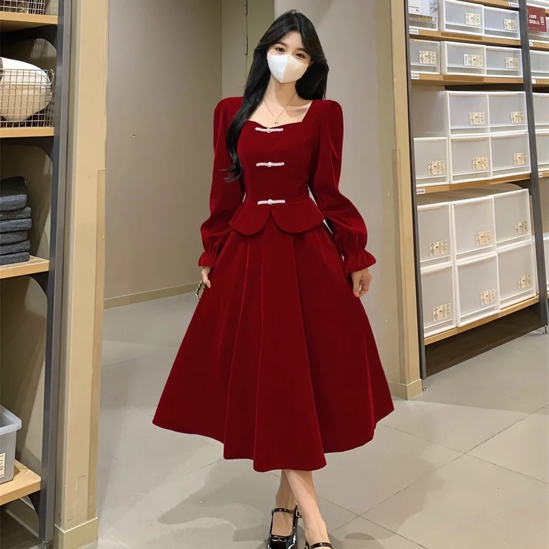 大码胖mm新中式方领盘扣收腰丝绒连衣裙高级感显瘦订婚红色长裙子