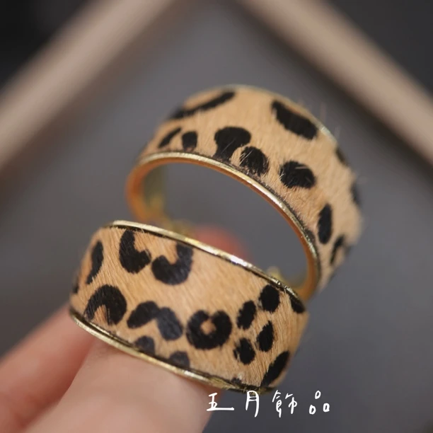 铜合金布艺耳饰 新款高级小众洋气复古豹纹耳环