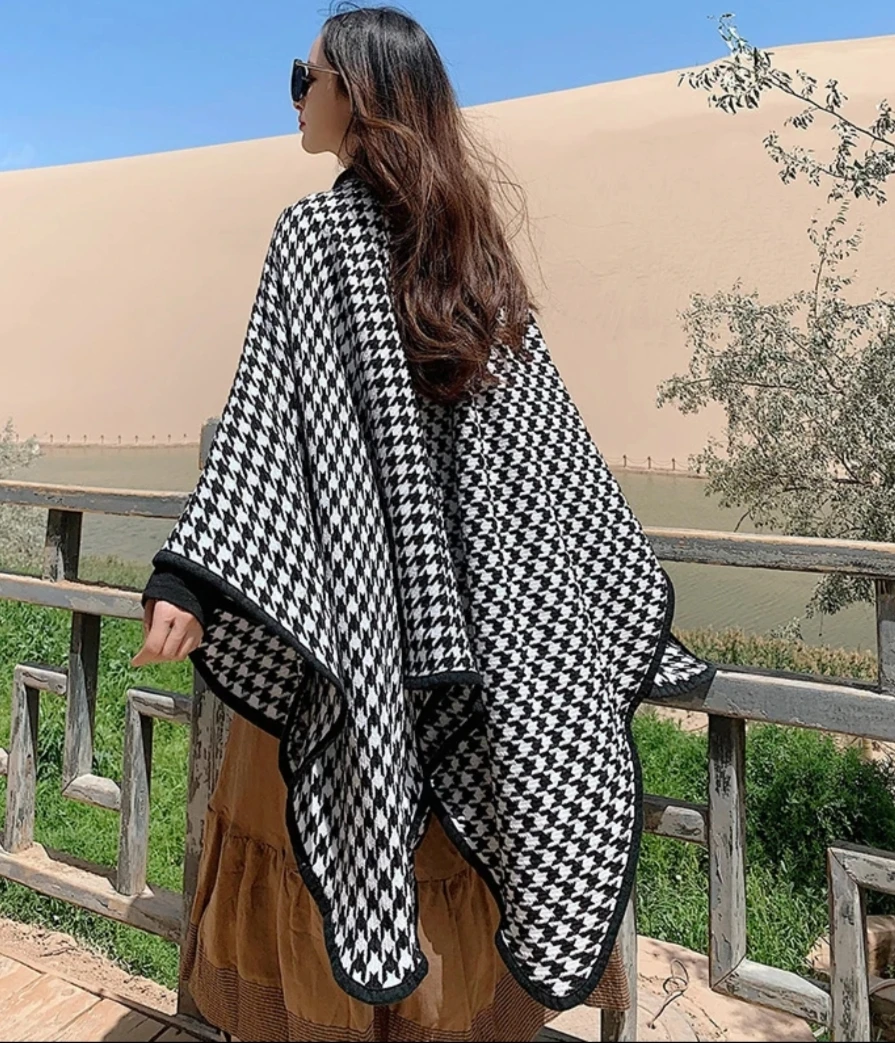 9.9米爆款披肩款式多多