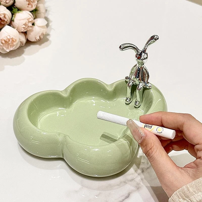 家用客厅高级感创意陶瓷摆件云朵烟灰缸北欧风现代高端大气上档次