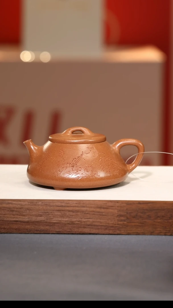 【闪购商品】紫砂茶壶刻绘石瓢-降坡泥-190cc