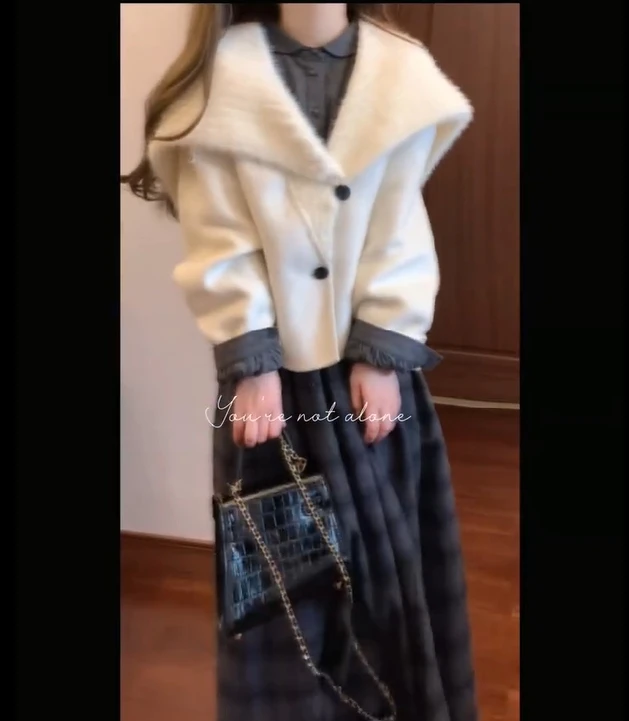 【YiJia】法式温柔拼接翻领短款女2024冬季气质衬衫毛呢外套半身裙