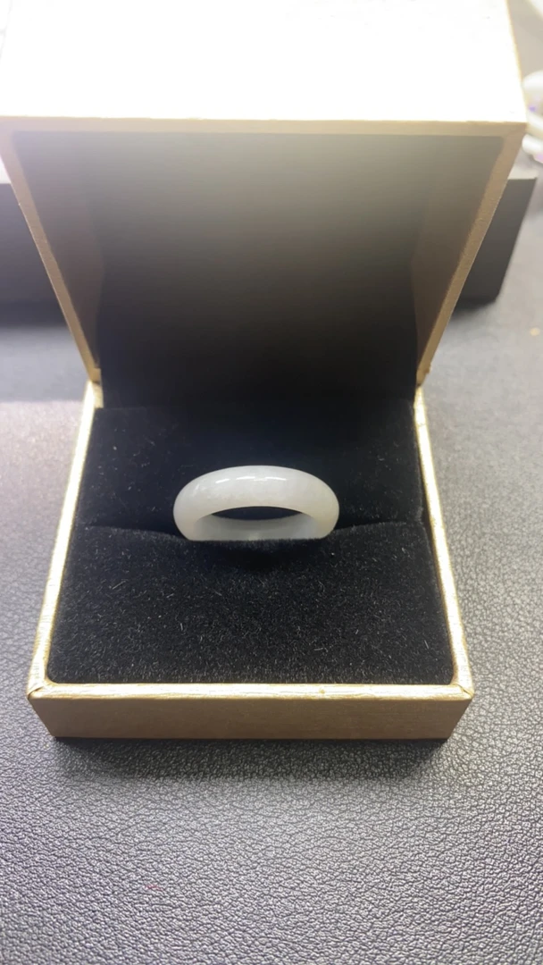 天然A货翡翠白冰戒圈