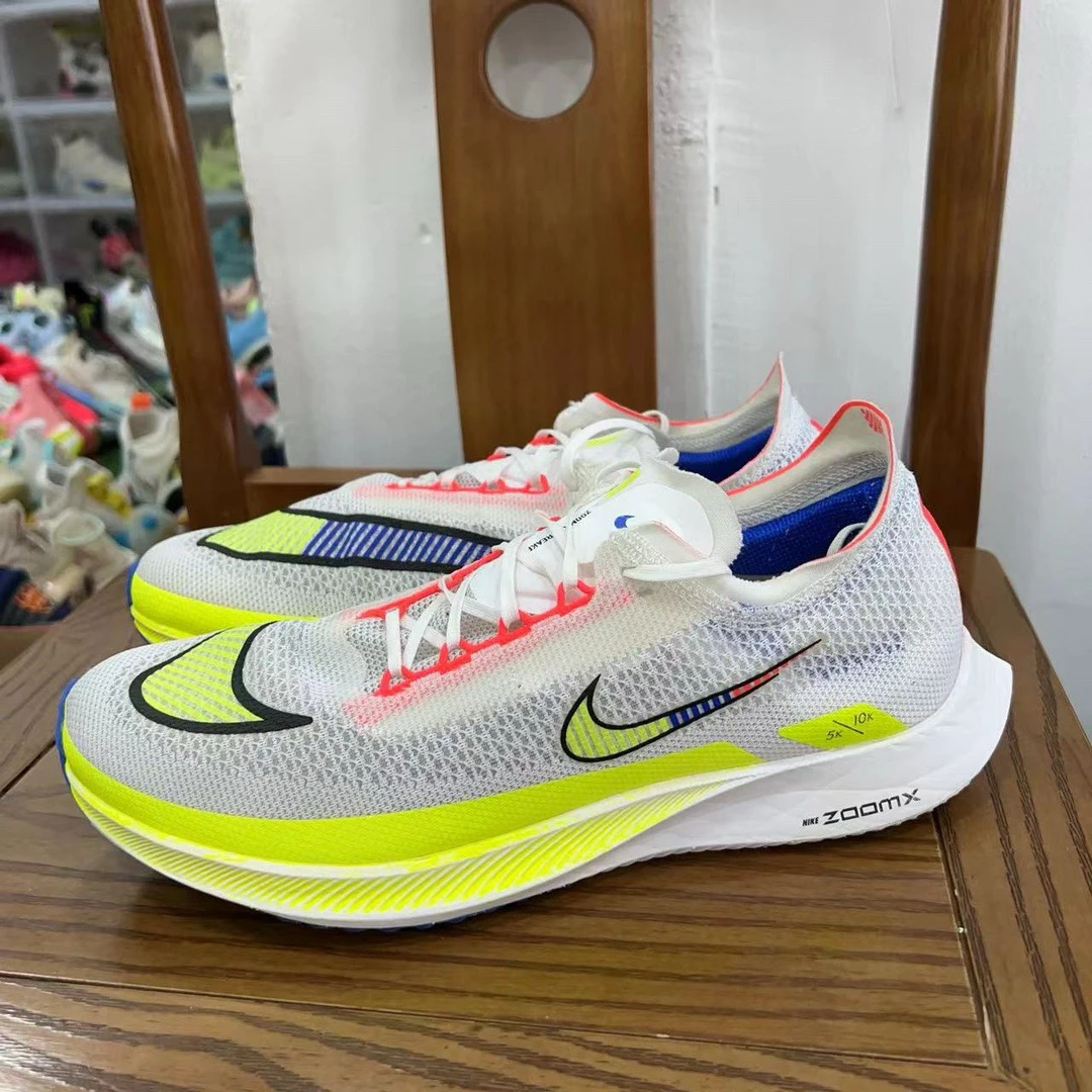 sreakfly premium 跑鞋 白绿配色 42.5码 无盒