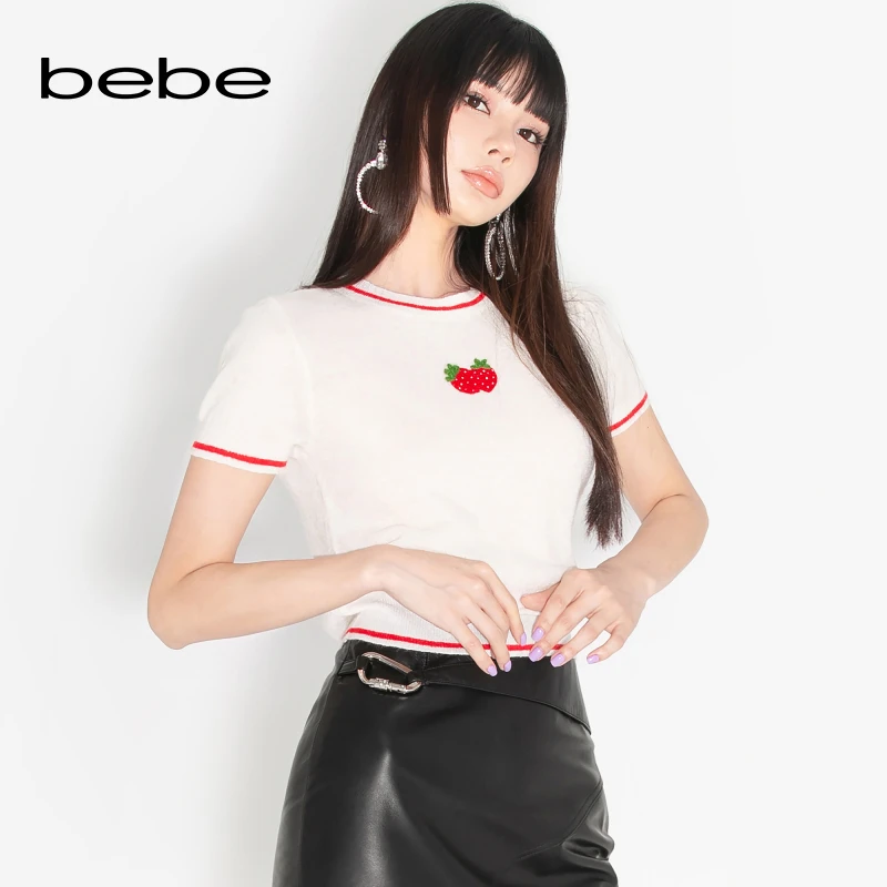 bebe早秋新品女士清新白红撞色草莓宽松针织短袖上衣330401