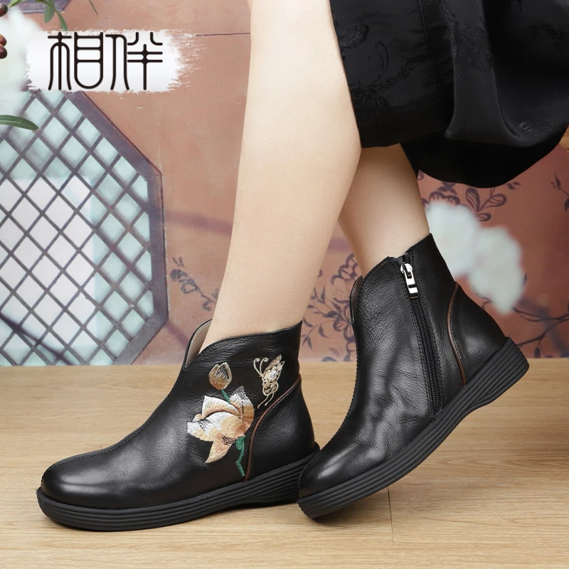 相伴复古真皮牛皮民族风手工女短靴中老年妈妈秋冬平底靴子53002