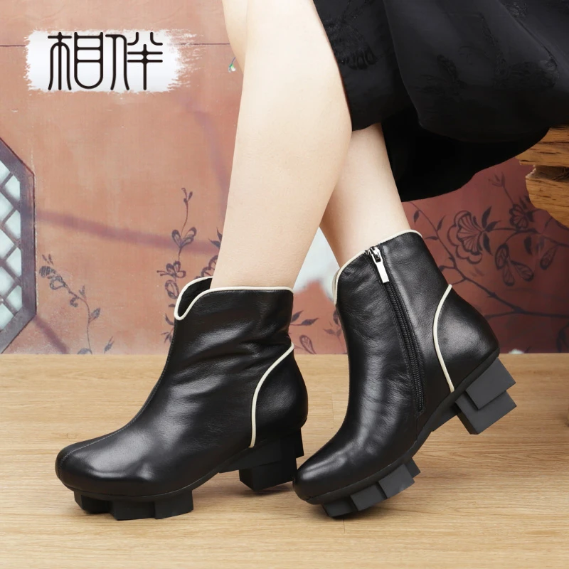 相伴手工秋冬真皮国风保暖妈妈靴加绒民族风复古真皮短靴女52995A