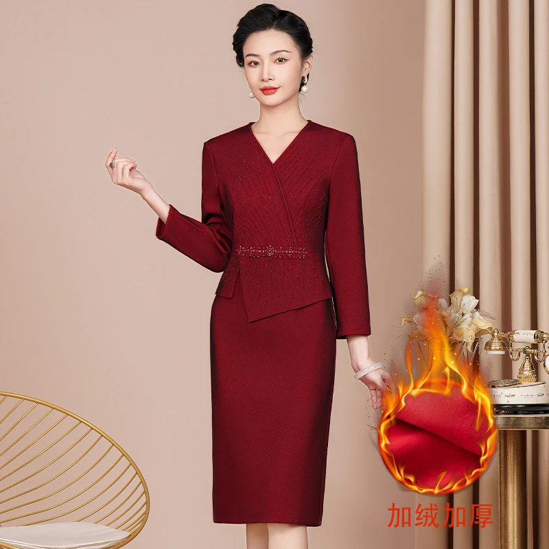 2024冬装新款气质时尚宴会连衣裙手工钉钻假两件遮肚妈妈婚宴礼服