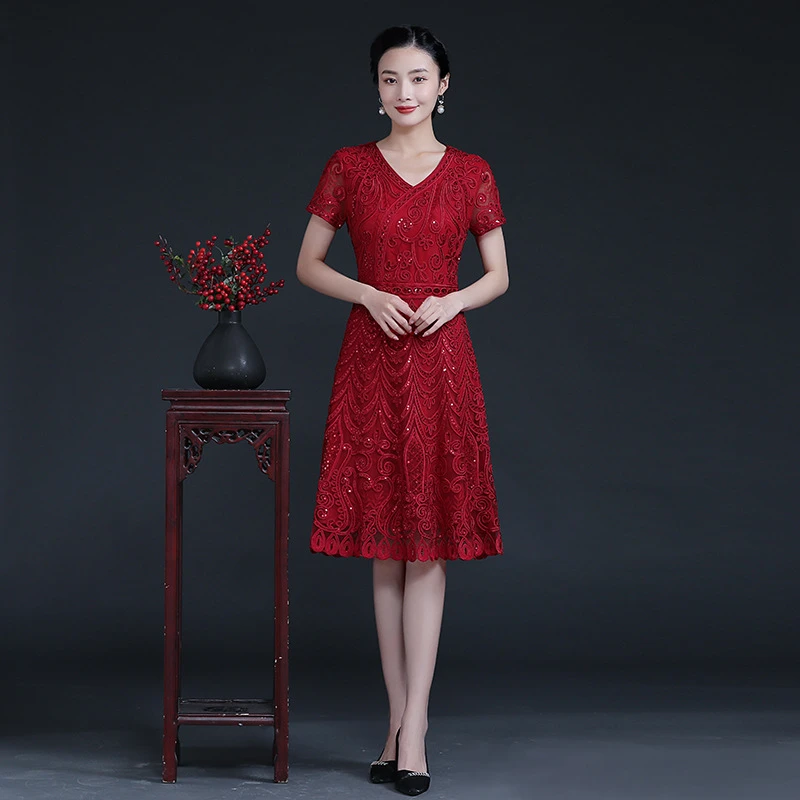中年妈妈婚宴装礼服裙子粉色小个子春装女高贵婆婆婚礼红色连衣裙