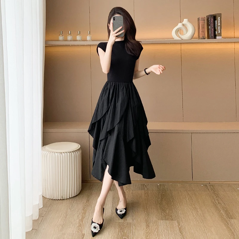 休闲法式连衣裙女装夏季新品时尚气质赫本风设计感减龄显瘦小黑裙