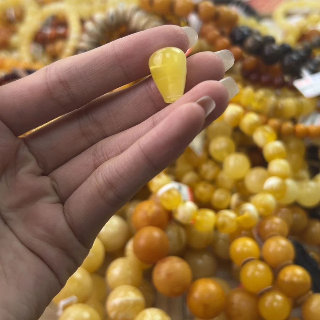 琥珀珠宝奇石未镶嵌