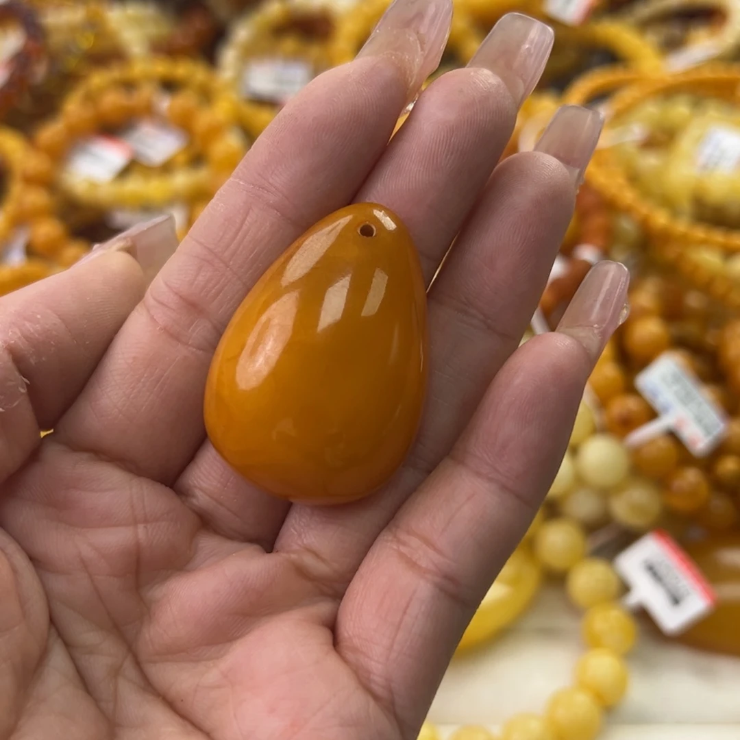 琥珀珠宝奇石未镶嵌