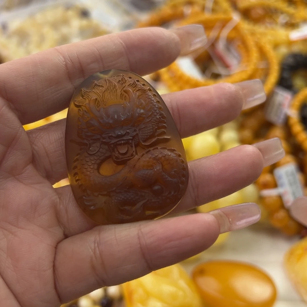 琥珀珠宝奇石未镶嵌