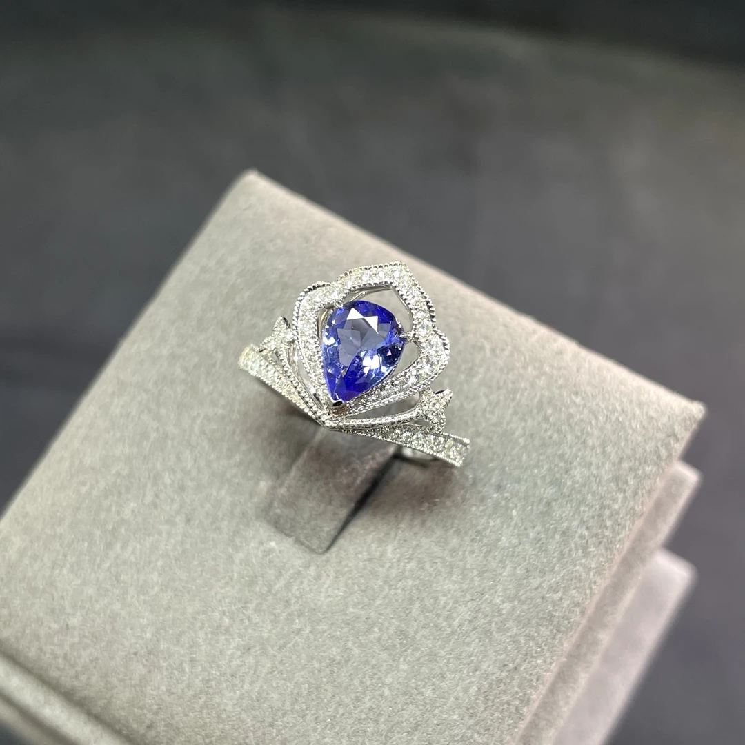 18k 金 1.03CT 坦桑石戒指钻石镶嵌 NGTC 时尚复古闭口紫色