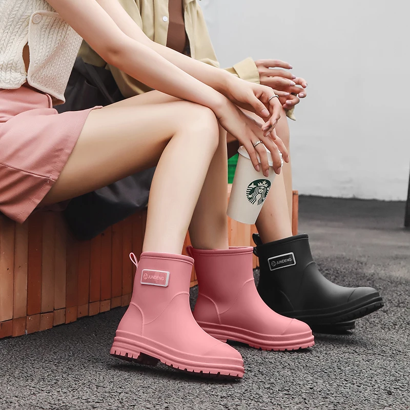 时尚女鞋防水鞋潮流百搭雨鞋冬季保暖靴外穿防滑耐磨厚底女士雨靴