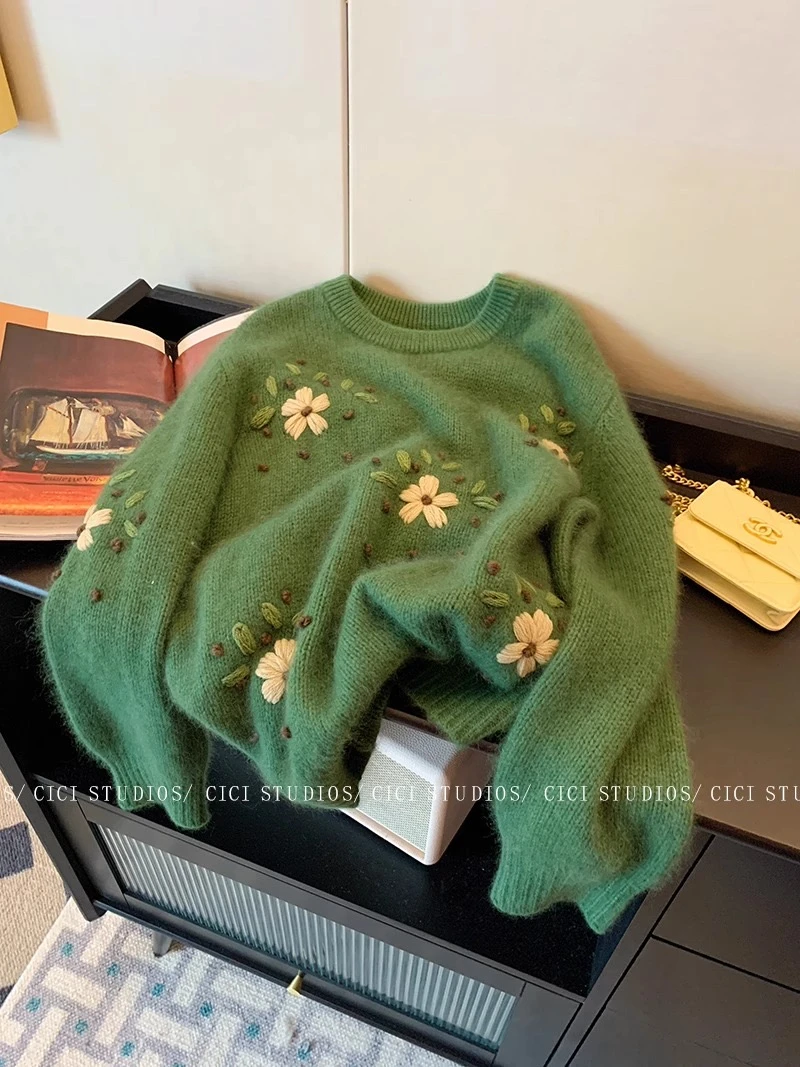 【茉莉幽兰】复古绿色碎花刺绣软糯毛衣女秋24慵懒风针织上衣.Y7233