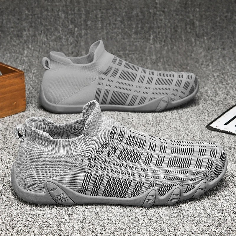 男鞋夏季透气薄款健身运动跑步机鞋男轻便沙滩瑜伽情侣鞋百搭潮流