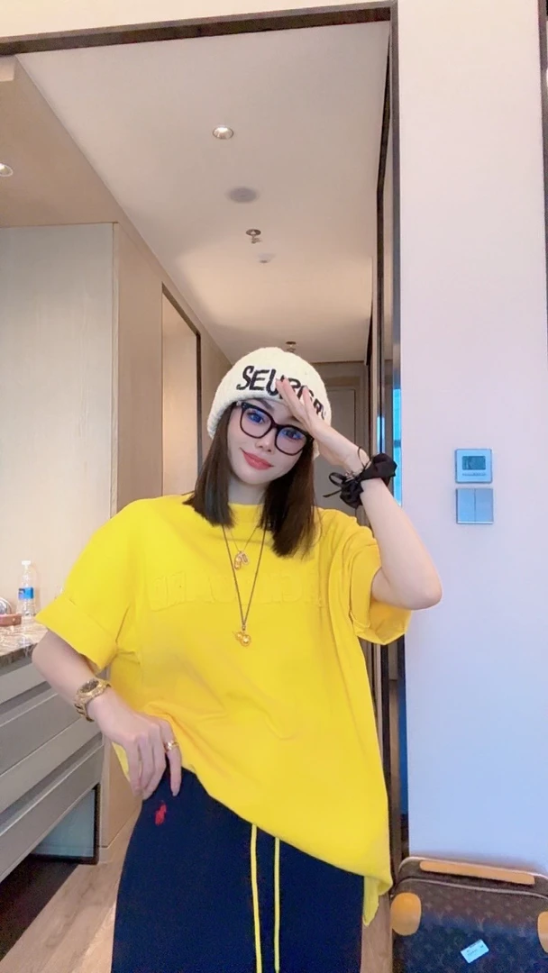 『婷老板』新款、黄色字母百搭短袖T恤7878