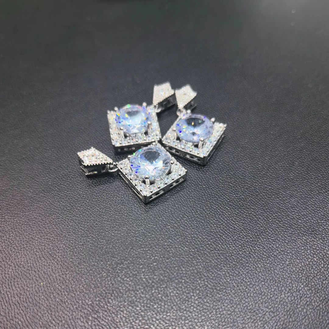 【臻品收藏】b84典藏级诗华洛彩钻晶吊坠(多样性发一)