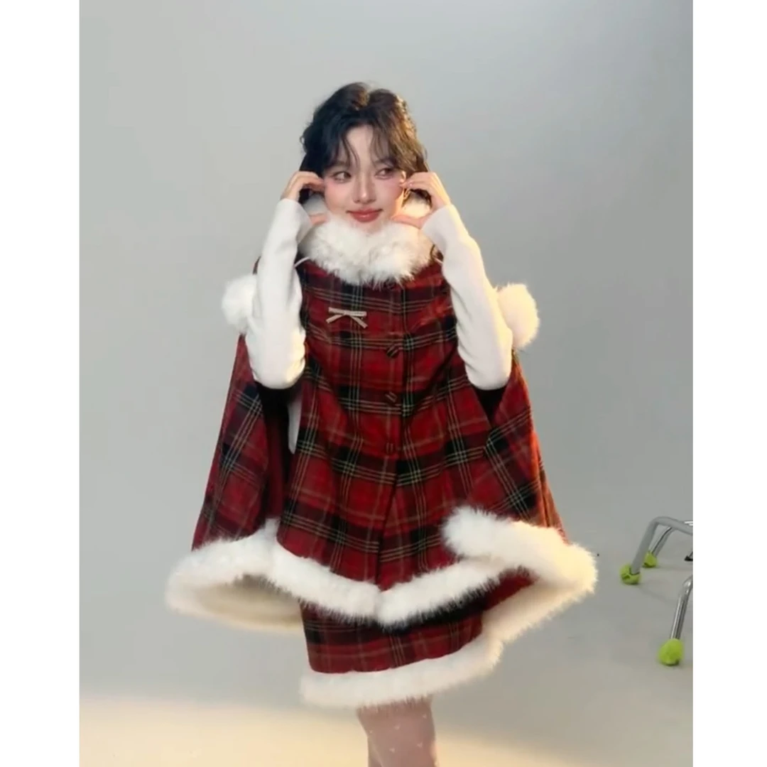【wan】秋冬新年圣诞氛围感格子套装女保暖加厚斗篷外套半裙两件套
