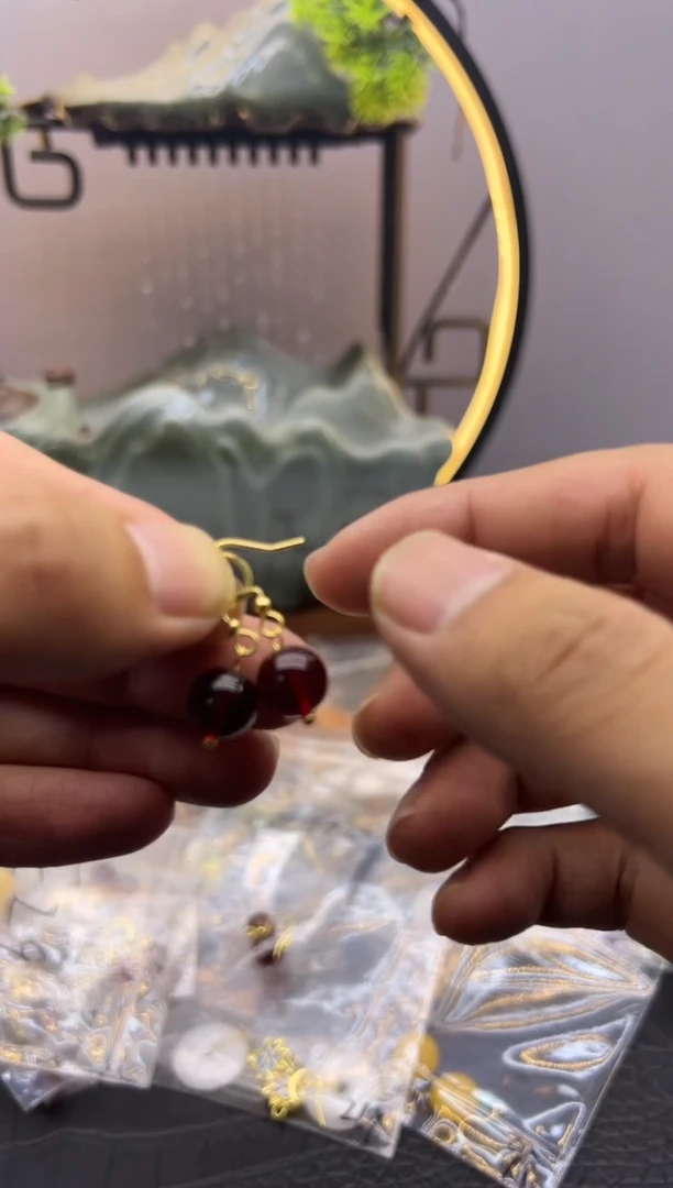 【闪购商品】血珀耳饰14K金镶嵌E29