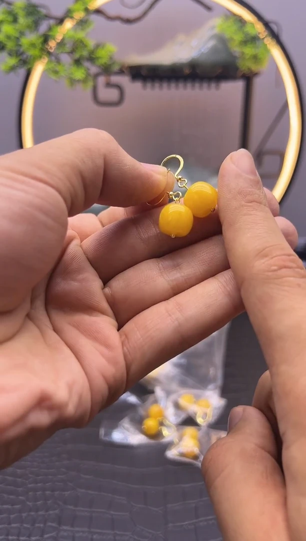 【闪购商品】蜜蜡耳饰14K金镶嵌E01