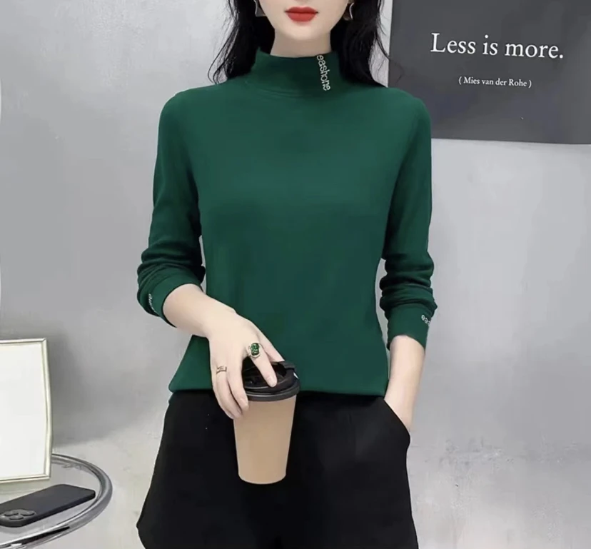 2025新款刺绣半高领洋气时尚百搭保暖显瘦内搭女士打底衫