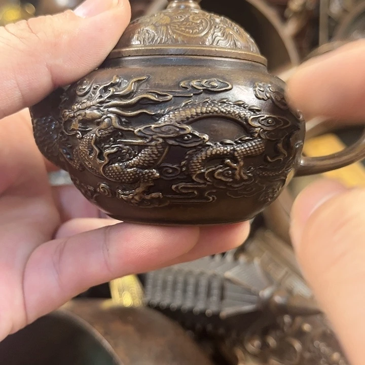 都是铜器铜器铜器
