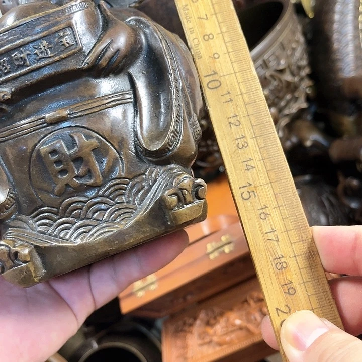 都是铜器铜器铜器