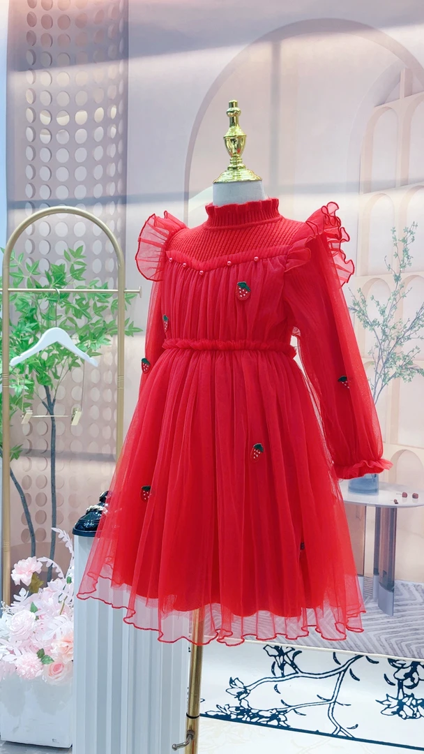 秋冬新年高雅甜美拜年红色保暖加厚针织女孩女童草莓公主连衣裙