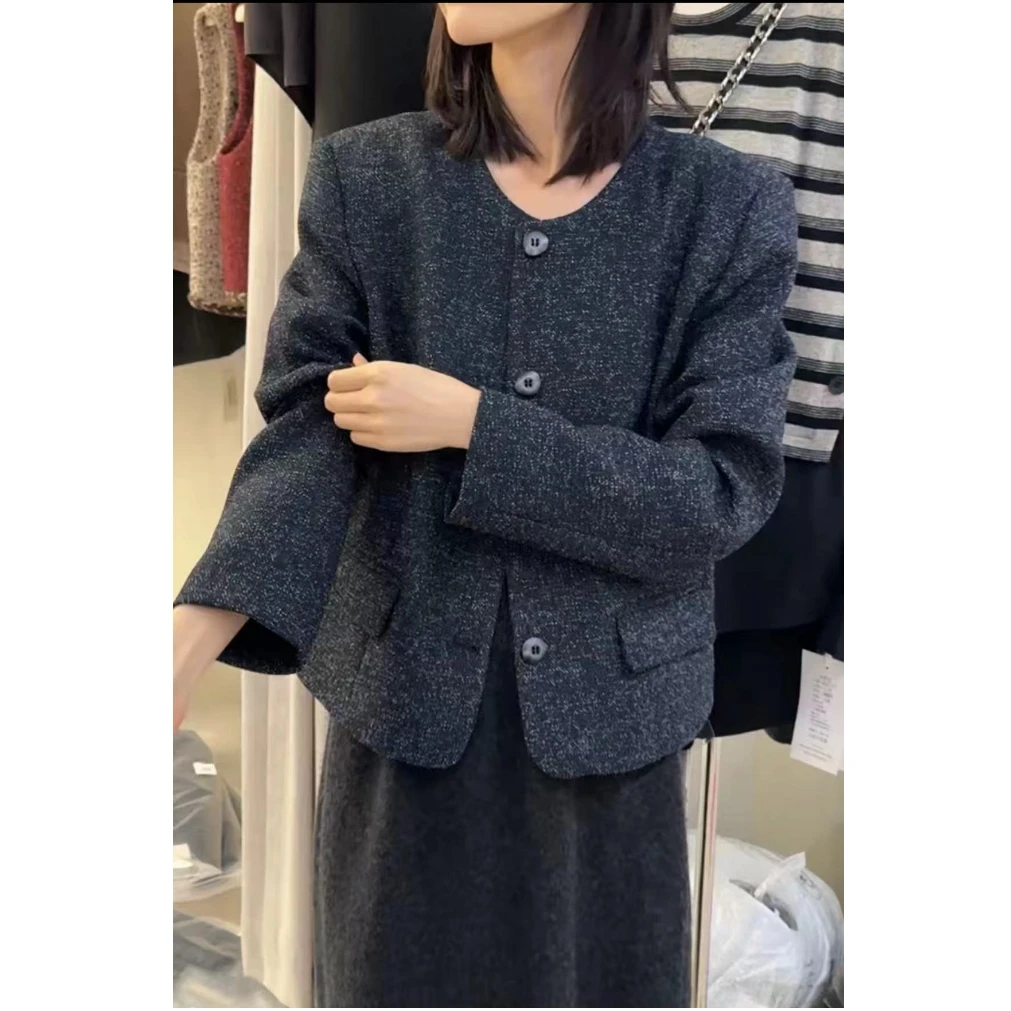 清 梨儿 R803 秋款轻奢高级简约圆领宽松百搭ins小香风短款外套