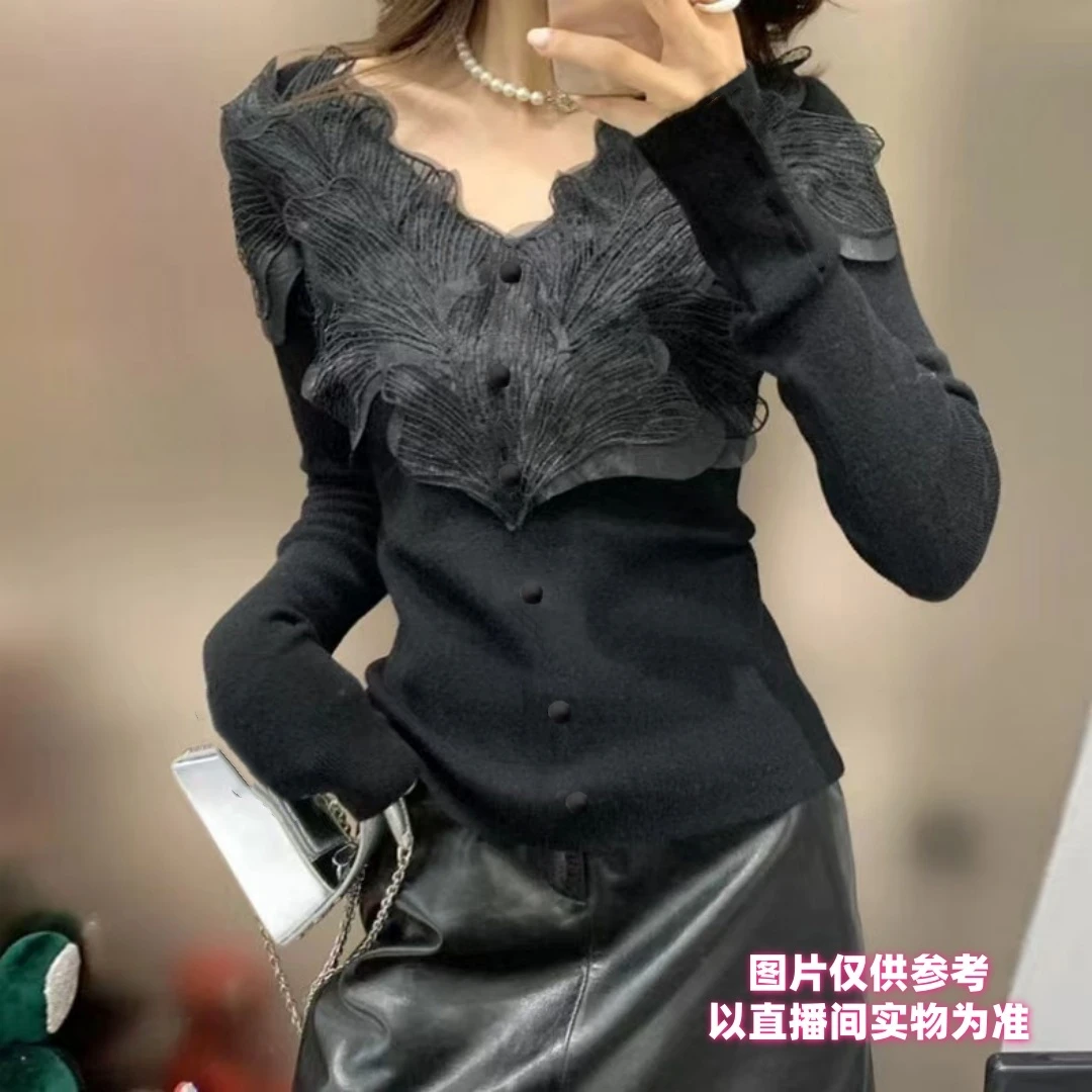 溪溪*V领花瓣网纱拼接上衣设计感显瘦时尚长袖百搭减龄气质秋季