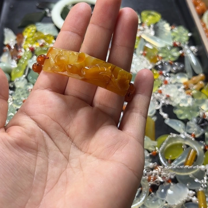 蛇纹石玉手牌未镶嵌