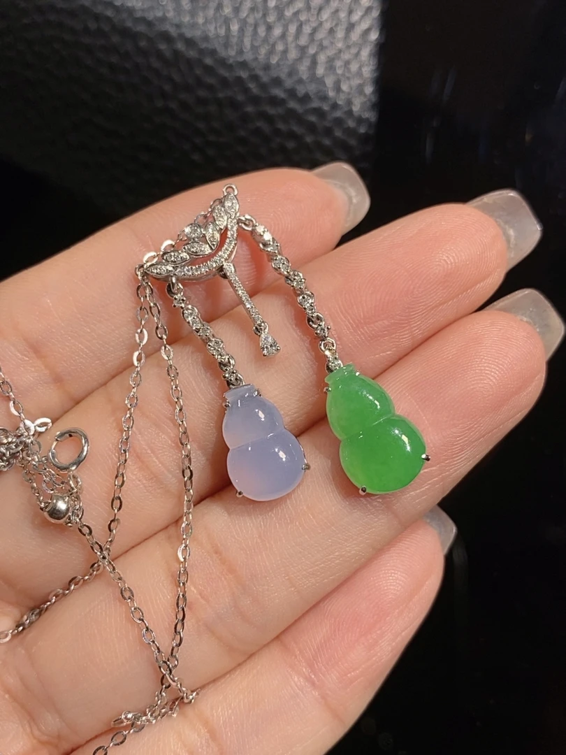 【伊玥珠宝】福利款缅甸天然翡翠A货 紫罗兰阳绿双葫芦锁骨链