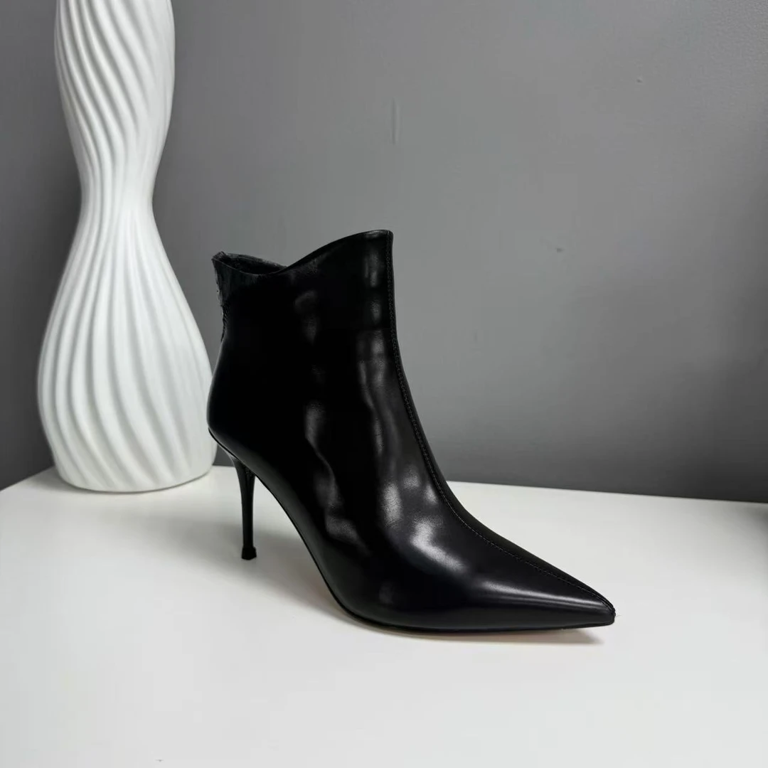 2024秋冬新款时尚简约气质尖头细跟女士靴子小众拼接女靴高跟