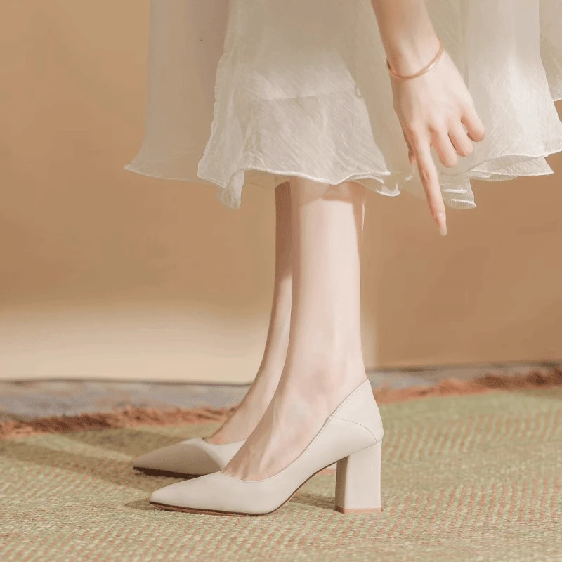 法式裸色尖头高跟鞋女2024新款气质时尚不累脚粗跟浅口百搭单鞋女
