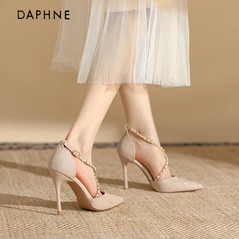 Daphne/达芙妮夏季尖头时尚百搭细跟浅口高跟鞋女新款一字带单鞋