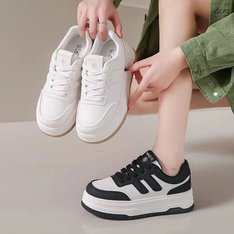 新疆佳佳鞋品 2025春款厚底百搭小白鞋7786