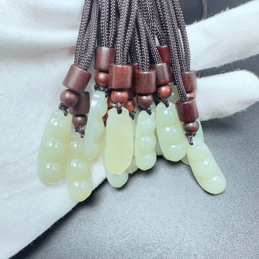 【猛犸兄弟】TK0006天然和田玉鸭枣青四季平安豆吊坠百搭白色挂坠