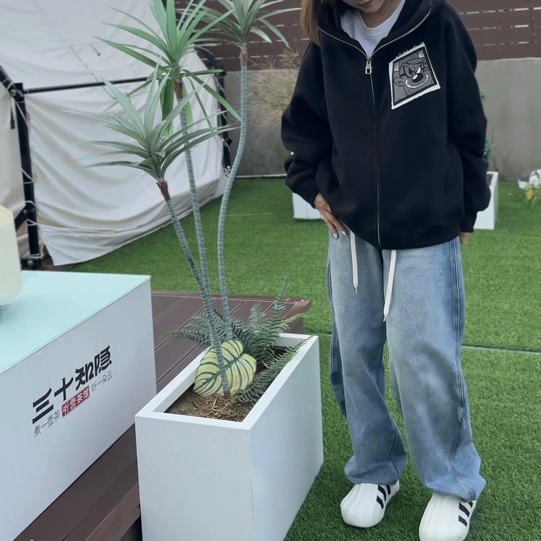 超级睿 2024新品重磅设计立体裁剪贴布黑色显瘦连帽外套加厚