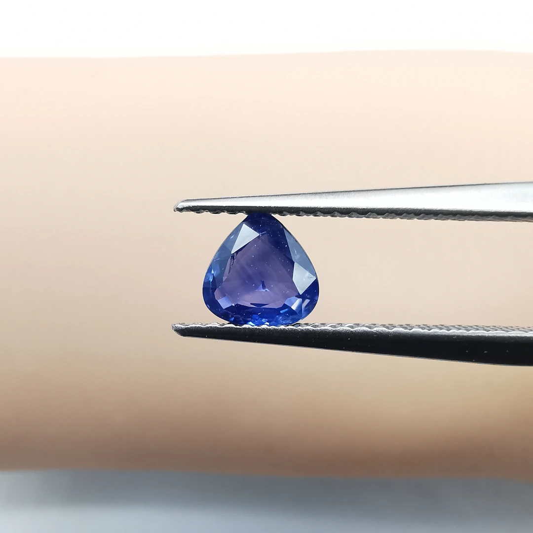 3922-14/斯里兰卡原产地进口天然蓝宝石-0.77ct