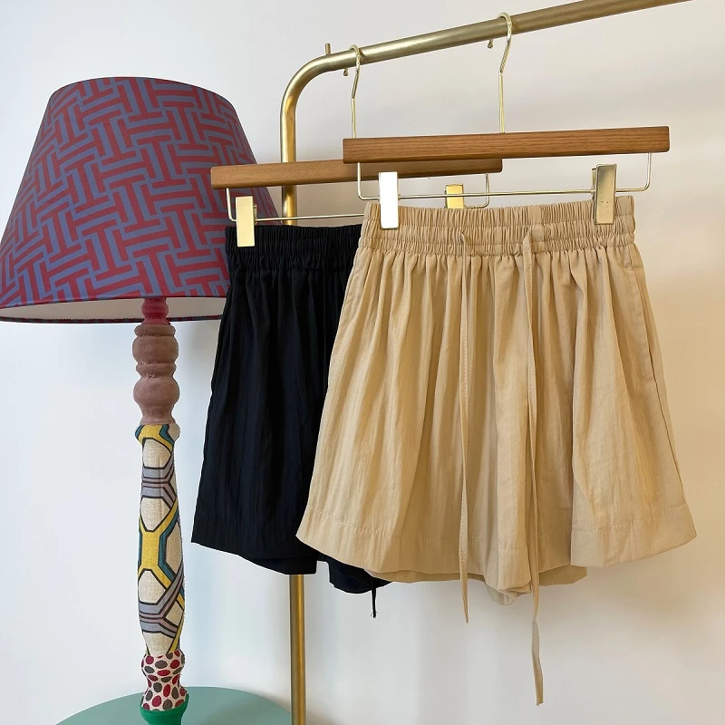 （S）Molly轻盈显瘦时尚夏季休闲超高腰百搭空调短裤 146